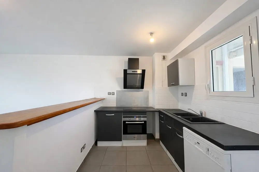Cuisine équipée, Appartement T3 à Saint-Benoît (97470), Stellar Immobilier