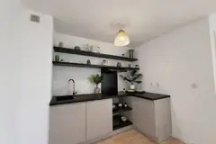 Cuisine équipée moderne, Appartement T3 rénové (Sainte-Clotilde) à Saint-Denis (97490), Stellar Immobilier