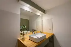 Salle d'eau avec vasque, Appartement T3 rénové (Sainte-Clotilde) à Saint-Denis (97490), Stellar Immobilier